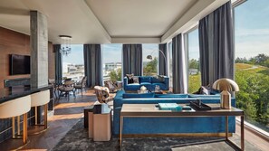 Land view from property - Hyatt Regency Zurich Airport The Circle (Kloten)