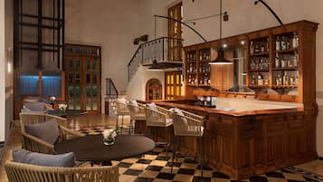 2 bares o lounges, bar en la alberca, bar junto a la alberca