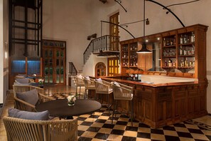 2 间酒吧/酒廊、泳池酒吧、池畔酒吧