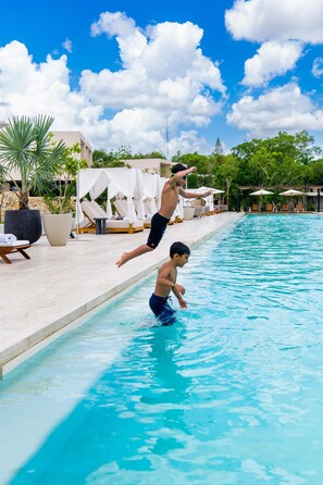 3 outdoor pools - Hacienda Xcanatun, Angsana Heritage Collection (Mérida)
