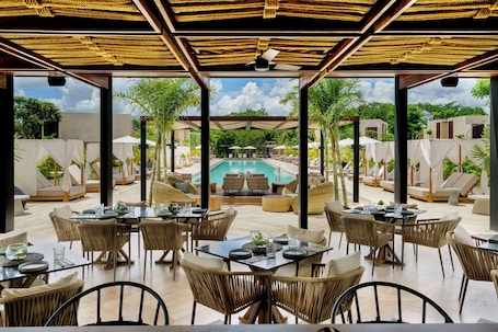 2 bars/lounges, swim-up bar, poolside bar. Hacienda Xcanatun, Angsana Heritage Collection