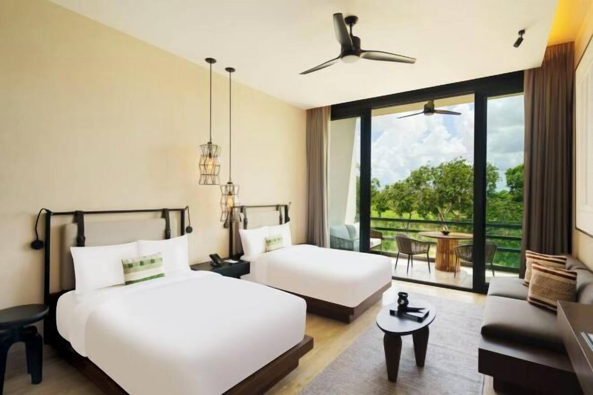 Premium bedding, minibar, in-room safe, desk
