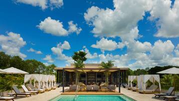 3 piscinas al aire libre