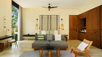 Egyptian cotton sheets, premium bedding, minibar, in-room safe