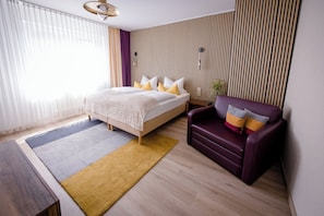 Standard Double Room | Hypo-allergenic bedding, in-room safe, desk, iron/ironing board - Franconia City Hotel (Nuremberg)
