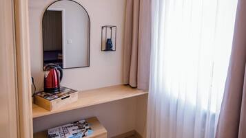 Standard Double Room | Hypo-allergenic bedding, in-room safe, desk, iron/ironing board