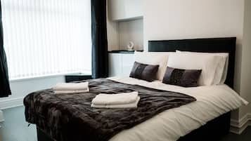 4 bedrooms, desk, iron/ironing board, free WiFi