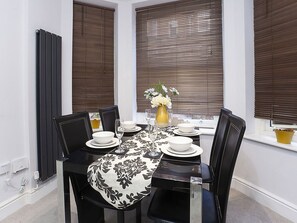 Apartment, 1 Bedroom (Number 1) | In-room dining - The Keyes (York)