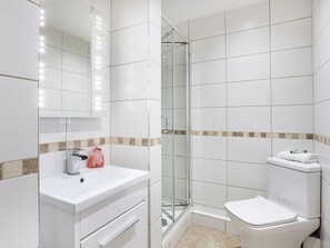 淋浴设施、吹风机、毛巾