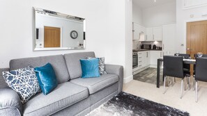 Căn hộ, 1 phòng ngủ (Number 4) | Phòng khách | TV màn hình phẳng 