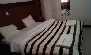 Dobbeltrom | Skrivebord, wi-fi (inkludert) og sengetøy