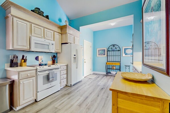 Fridge, microwave, oven, stovetop