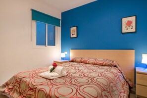 2 chambres, fer et planche à repasser, Wi-Fi gratuit, draps fournis