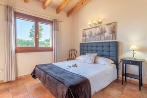 3 dormitorios, tabla de planchar con plancha, wifi gratis y ropa de cama