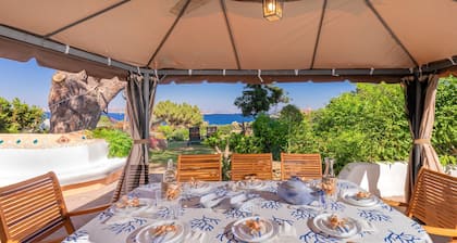 Villa in Strandnähe mit Meerblick, WLAN, A/C, Terrasse und Garten