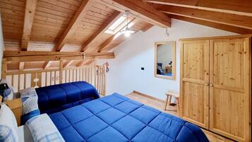 1 chambre, fer et planche Ă repasser, Wi-Fi gratuit, draps fournis