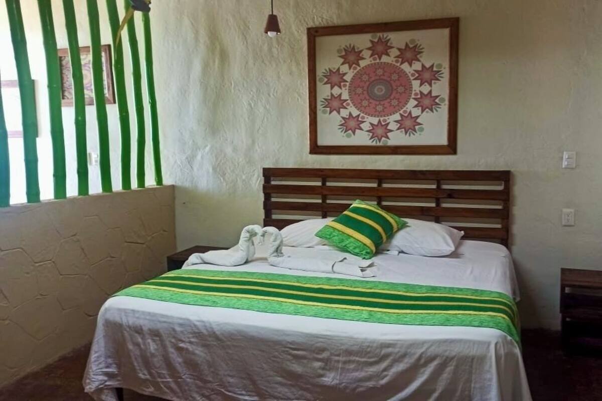 Roupas de cama premium, camas Select Comfort, escrivaninha