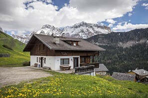 Exterior - Cosy Apartment "Confolia 1" with Wi-Fi and Mountain View (La Valle)