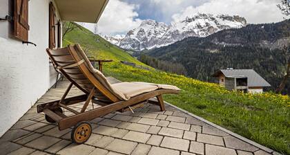 Idyllic Apartment "Confolia 3" with Mountain View, Garden & Wi-Fi