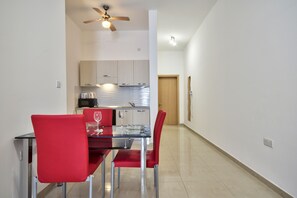 In-room dining - Off the Strand Gzira 1-bedroom (Gzira)