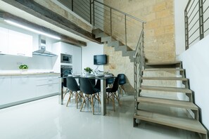 Apartment, 3 Bedrooms (1) | Private kitchen | Full-size fridge, microwave, oven, stovetop