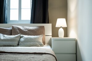 Apartment, 3 Bedrooms (1) | 3 bedrooms, free WiFi, bed sheets - Valletta Republic Str duplex pth (Valletta)