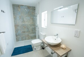 Apartment, 3 Bedrooms (1) | Bathroom