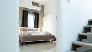 3 bedrooms, WiFi (free), bed sheets - Valletta Republic Str duplex pth (Valletta)