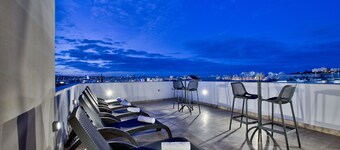 Tritoni Hotel Deluxe room with balcony