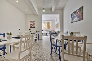 Breakfast area - Dar 16 suite (St. Julian's)