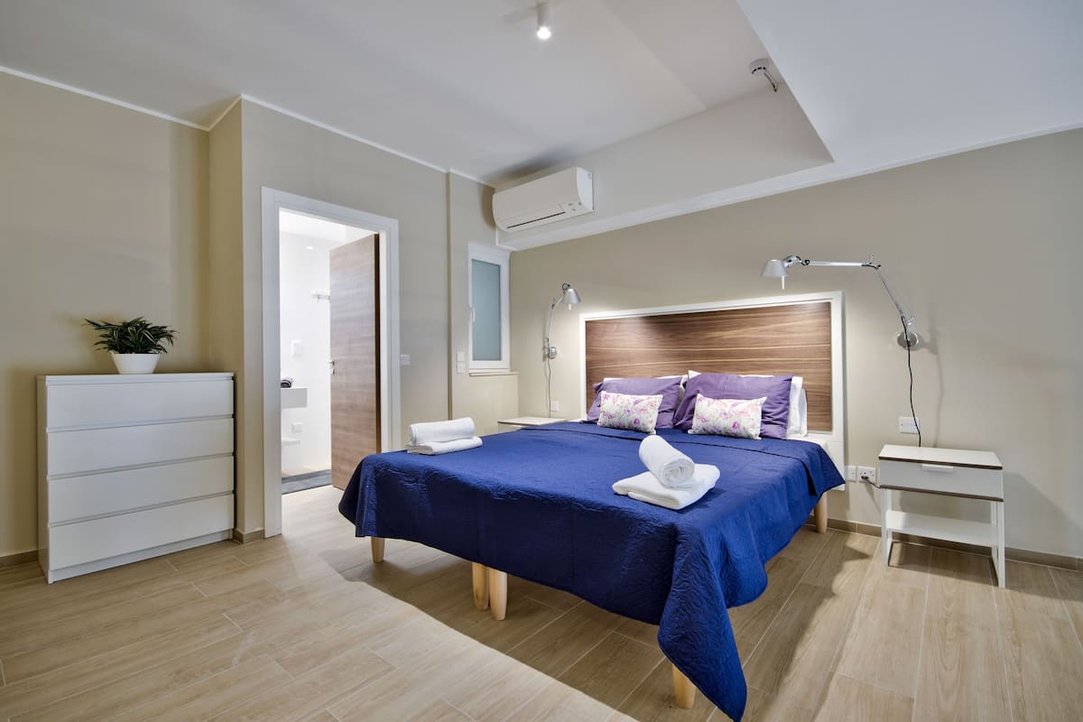 1 bedroom, WiFi (free), bed sheets