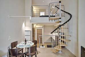 Apartment, 1 Bedroom | In-room dining