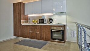 Apartment, 1 Bedroom | Private kitchen | Full-sized fridge, microwave, oven, stovetop - Spinola Park pth (St. Julian's)