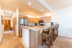 Fridge, microwave, oven, stovetop - Great Location in Breck, Walk to Main Street! Private Hot Tub and Fireplace (Breckenridge)