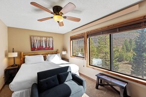 3 bedrooms, WiFi, bed sheets