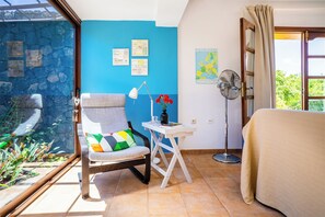 1 dormitorio, tabla de planchar con plancha, wifi gratis y ropa de cama