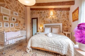 2 soverom, strykejern/-brett, wi-fi (inkludert) og sengetøy