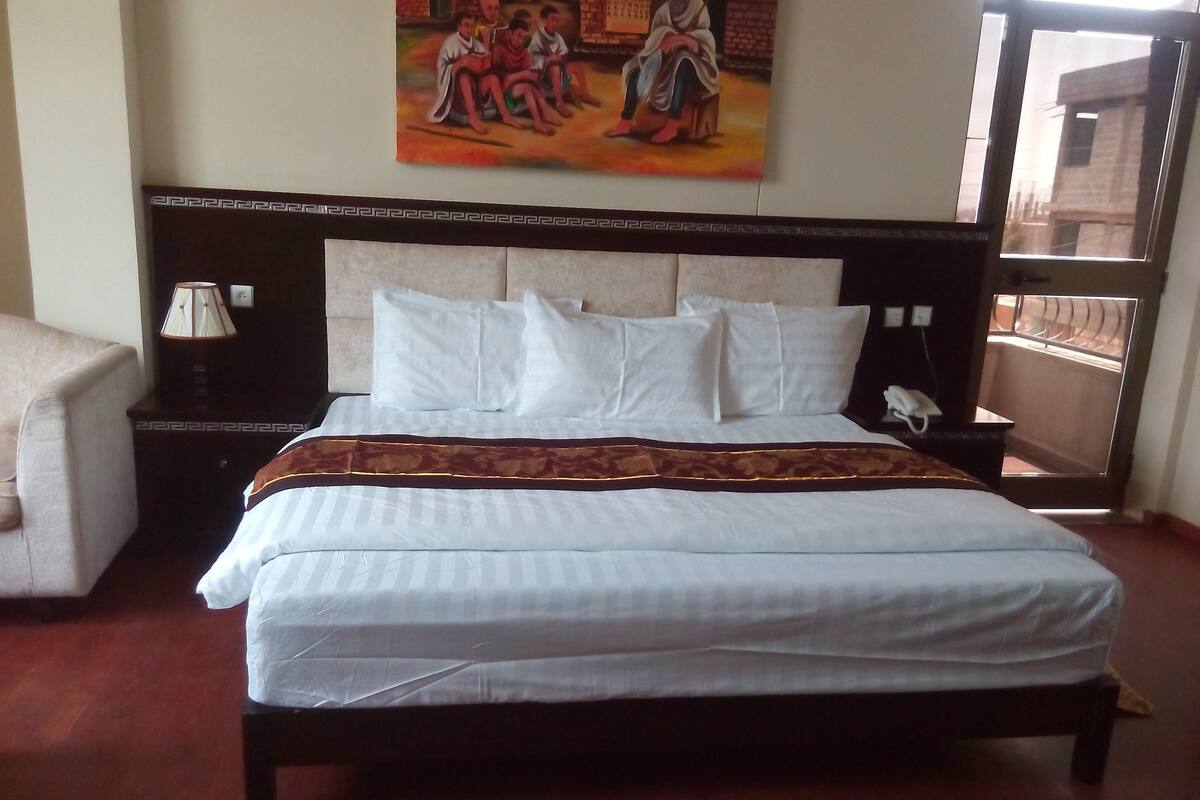 Comfort Double Room | Desk, WiFi (free)