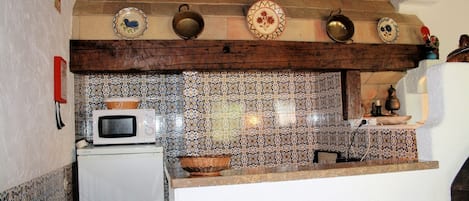 Chalet de diseñador, 2 habitaciones (8) | Cocineta privada | Refrigerador, microondas, horno y parrilla de estufa