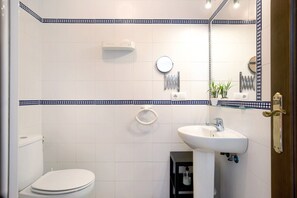 Shower - Holiday Apartment "Mediterraneo 105" with Balcony (Conil de la Frontera)