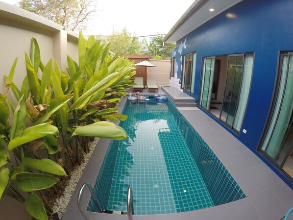 Outdoor pool, a heated pool