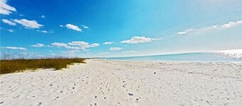 The Sandy Seagull Hideaway, pristine Cayo Costa Island, SW Florida!