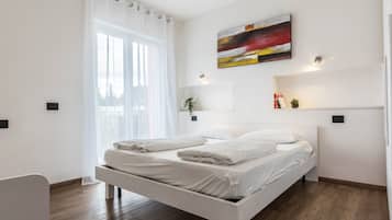 2 bedrooms, iron/ironing board, free WiFi, bed sheets