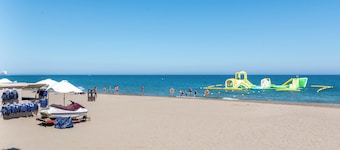 Charming Holiday Home Apartamento Boliches with Sea View, Wi-Fi & Terrace