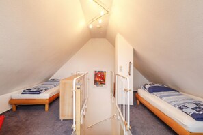 2 bedrooms, free WiFi, bed sheets - Cosy Apartment "Argenpark" with Lake and Mountain View, Balcony & Wi-Fi (Kressbronn)