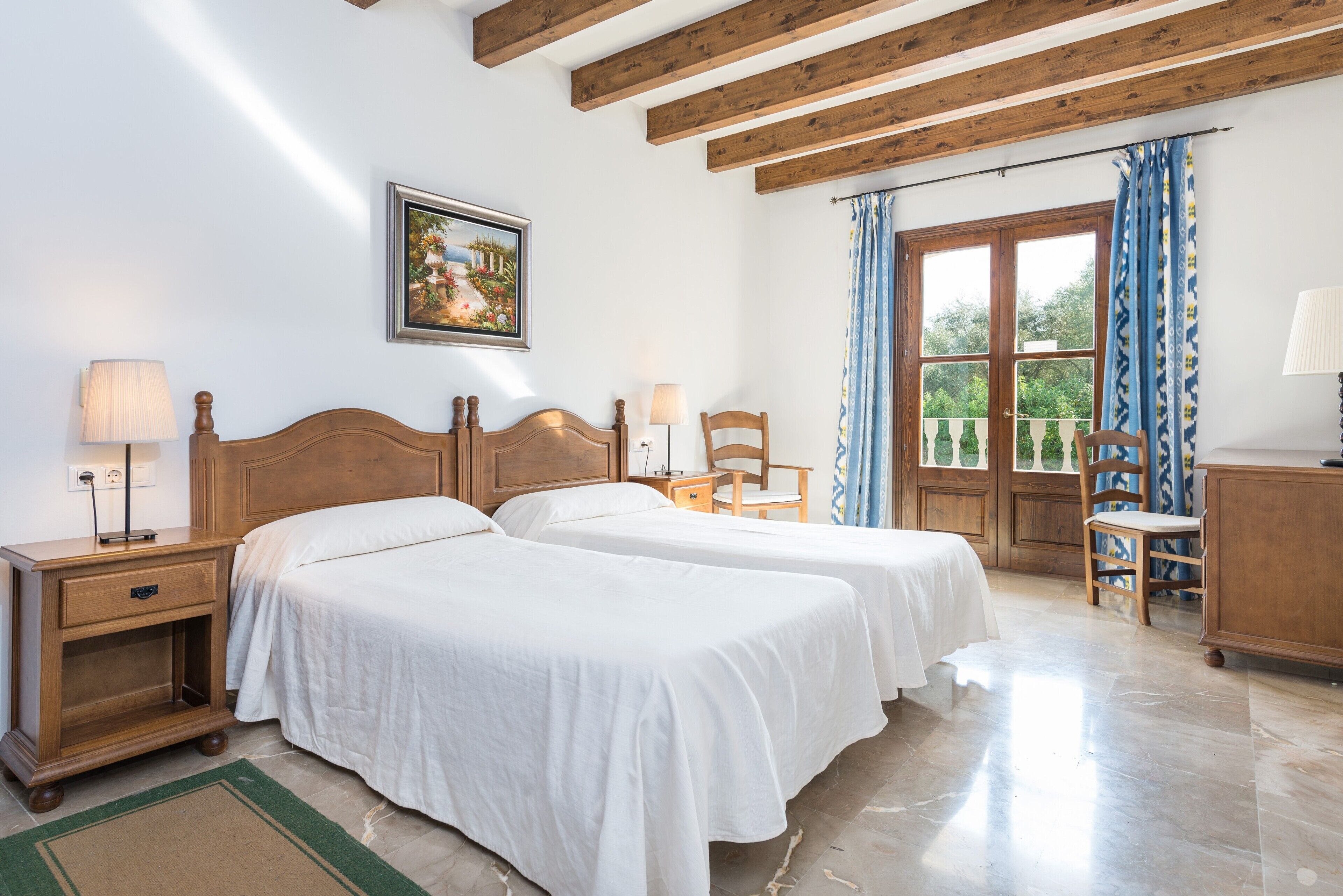 6 bedrooms, iron/ironing board, free WiFi, bed sheets