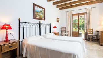 6 slaapkamers, een strijkplank/strijkijzer, gratis wifi, beddengoed