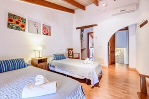 2 dormitoris, planxa i posts de planxar, wifi gratuïta i roba de llit 