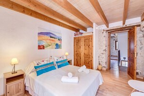 2 habitaciones, tabla de planchar con plancha y wifi gratis 