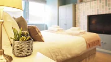 2 bedrooms, iron/ironing board, free WiFi, bed sheets
